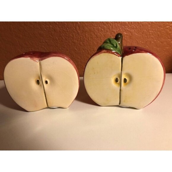 🛒 $8 Apple Salt and Pepper shaker 3" tall #90 - Picture 6 of 6